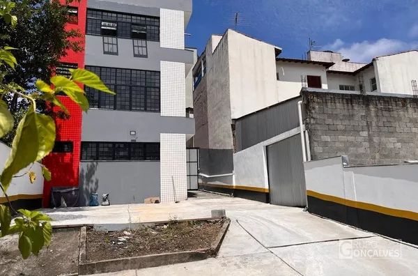 BELÍSSIMO PRÉDIO COMERCIAL PENHA 