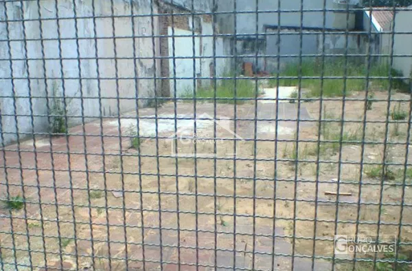 Terreno nivelado e murado - locação - 270m ao lado da av. Zelina