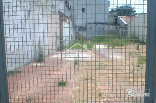 Terreno nivelado e murado - locação - 270m ao lado da av. Zelina