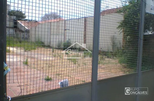 Terreno nivelado e murado - locação - 270m ao lado da av. Zelina