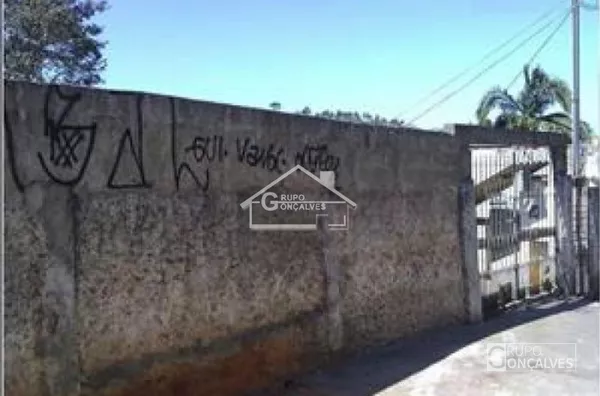 Terreno próximo ao Horto Florestal.