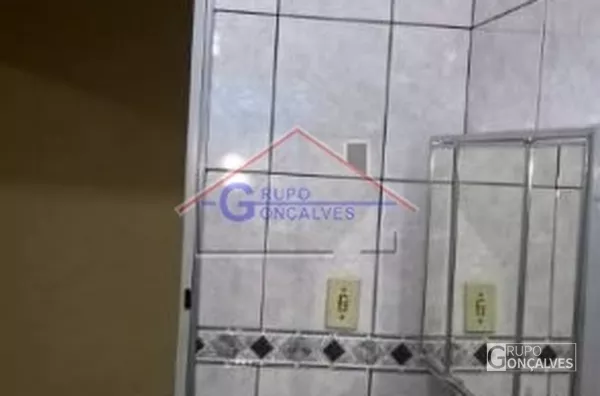 Assobradada para venda no bairro Jardim Vila Formosa, possui i 175 metros construídos aproximadente, somam-se tres casas no quintal, com água e luz separadas.