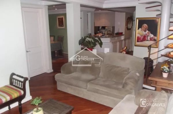 Maravilhoso Apartamento Cobertura com armários novos.