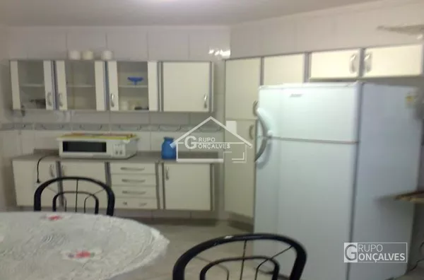 Excelente apartamento a um quarteirão da Praia na Vila tupi