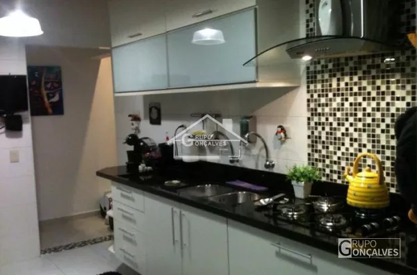 Apartamento - venda - 3 dormitórios sendo 1 suíte, 2 vagas, 103 m² -  a 100 m² da praia Pitangueiras - Guarujá