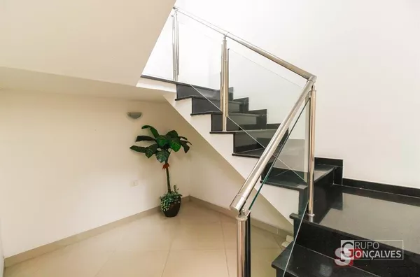 PRÉDIO COMERCIAL COM MORADIA 