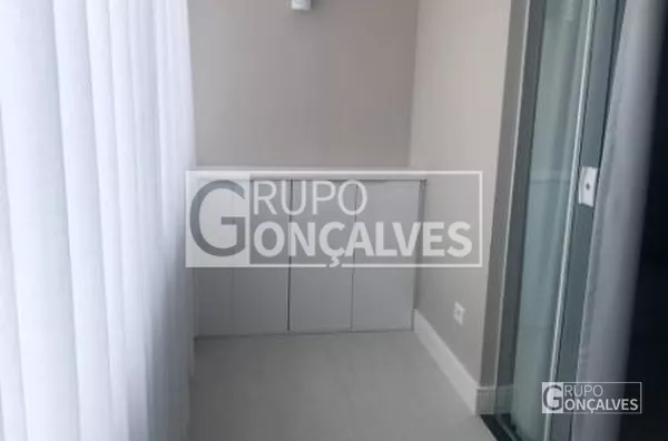 Sobrado próximo ao Metrô Arthur Alvim.