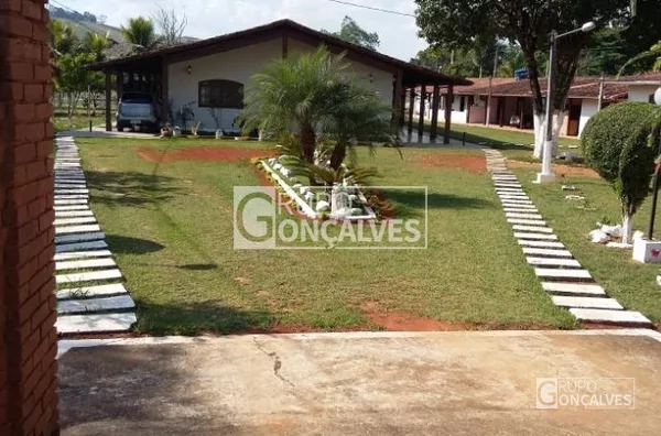 Chácara 12.000 m, plana, para Venda no bairro Careaçu - MG, 3 dormitórios, 1 suíte, 20 vagas, dependências de caseiro.