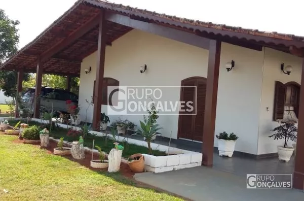 Chácara 12.000 m, plana, para Venda no bairro Careaçu - MG, 3 dormitórios, 1 suíte, 20 vagas, dependências de caseiro.