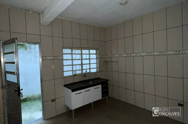 Casa Térrea para Locação no bairro Colônia (zona Leste), 1 dorm, 0 suíte, 1 vagas
