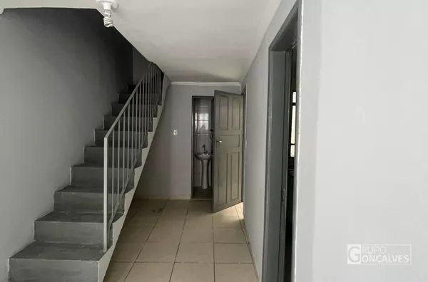 Casa para locação com 2 dormitórios - Jd. Santa Teresinha