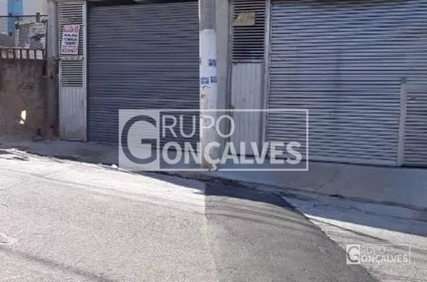 Terreno com dois salões de 100 m² cada um de área construída e área total de 250 m², no Parque Savoy City