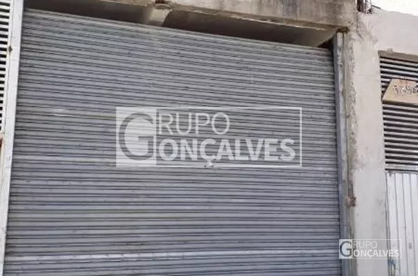 Terreno com dois salões de 100 m² cada um de área construída e área total de 250 m², no Parque Savoy City
