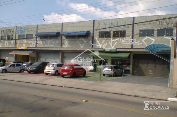 Salão comercial para locação no bairro Sapopemba, com 2 andares, 2 entradas,  4 vagas, 110 m²