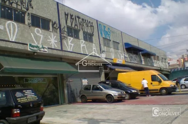 Salão comercial para locação no bairro Sapopemba, com 2 andares, 2 entradas,  4 vagas, 110 m²