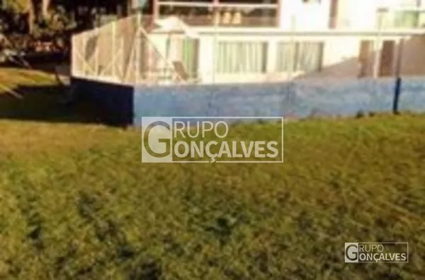 Venda:  Chácara com 8.000 m² - 5 dormitórios com piscina  - Localizado entre Tatuí e Itapetininga/ SP