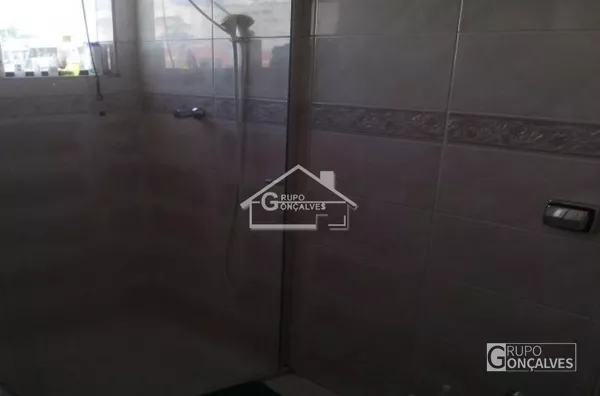 Lindo sobrado, 4 dormitórios, 4 suíte, 7 banheiros, 1 cozinha ampla, 1 sala com 3 ambientes, sacada, área de serviço, depósito, 4 vagas de garagem, edicula...!!! - Foto 65