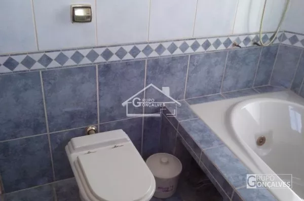 Lindo sobrado, 4 dormitórios, 4 suíte, 7 banheiros, 1 cozinha ampla, 1 sala com 3 ambientes, sacada, área de serviço, depósito, 4 vagas de garagem, edicula...!!! - Foto 79
