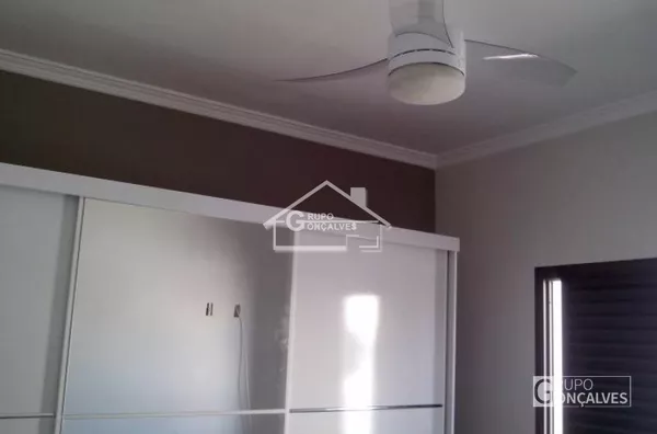 Lindo sobrado, 4 dormitórios, 4 suíte, 7 banheiros, 1 cozinha ampla, 1 sala com 3 ambientes, sacada, área de serviço, depósito, 4 vagas de garagem, edicula...!!! - Foto 67