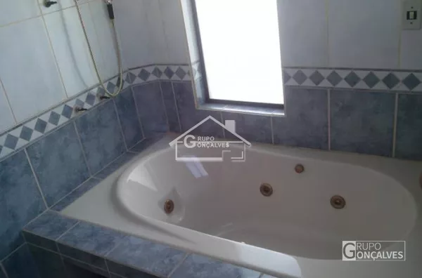 Lindo sobrado, 4 dormitórios, 4 suíte, 7 banheiros, 1 cozinha ampla, 1 sala com 3 ambientes, sacada, área de serviço, depósito, 4 vagas de garagem, edicula...!!! - Foto 77