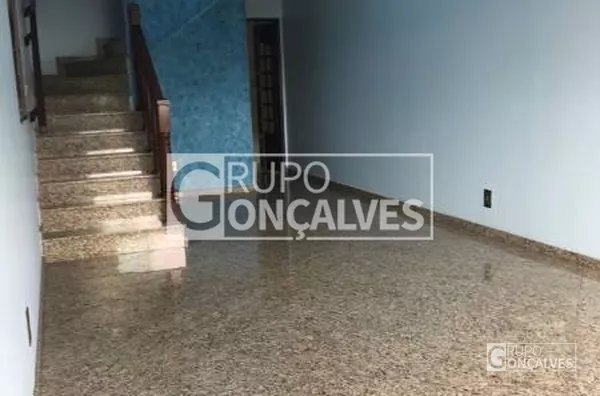 Sobrado para Venda no bairro Vila Dalila, 3 dormitórios, 1 suíte com hidromassagem.