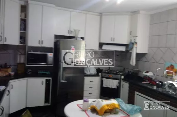 Sobrado para Venda no bairro Vila Dalila, 3 quartos, 2 banheiros, closed, sala dois ambientes, lavanderia, churrasqueira, duas varandas, duas vagas de garagem, quintal nos fundos.