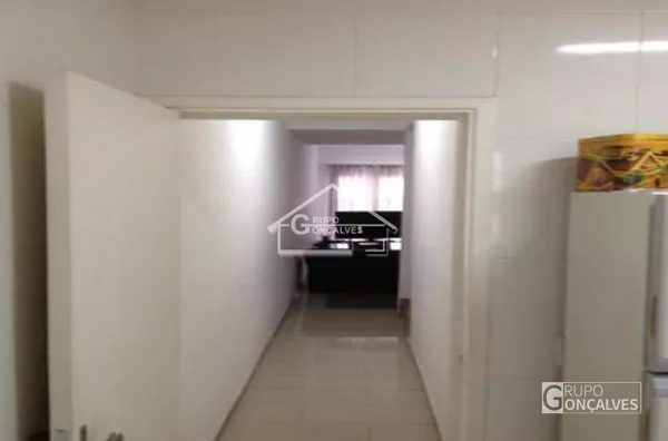 Lindo sobrado e em uma excelente localização.