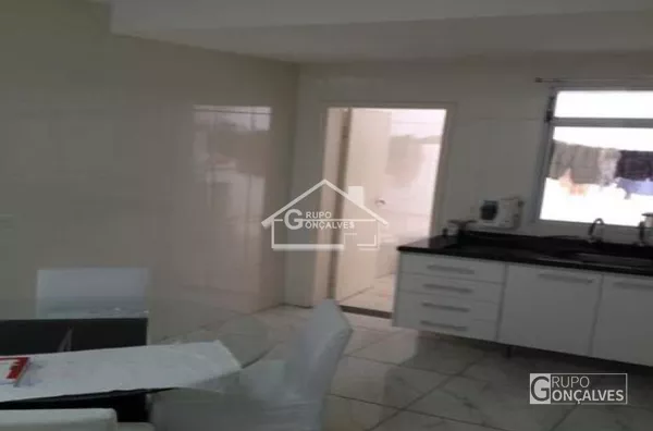 Lindo sobrado e em uma excelente localização.