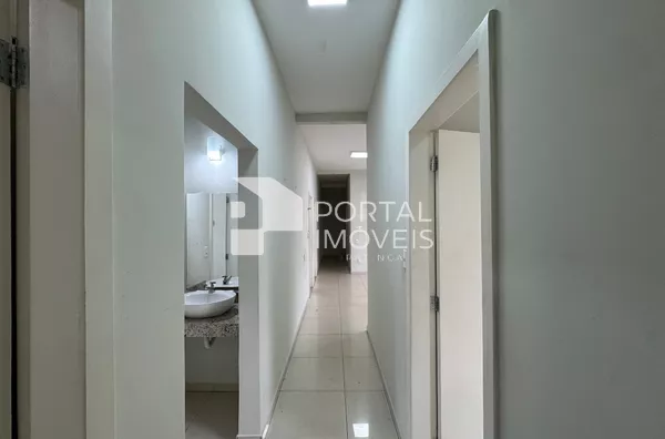 Hall/Salas