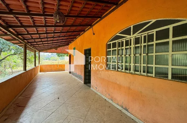Sítio para venda com 2,5 hectares, casa com 3 quartos, 1 suíte, Córrego do Prata, São Cândido - Caratinga/MG