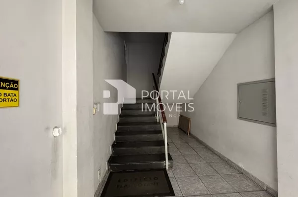 Escada prédio