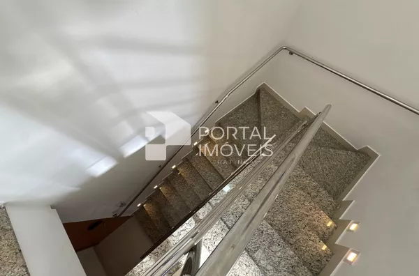 Acesso ao segundo pavimento