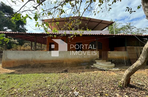 Sítio para venda com 2,5 hectares, casa com 3 quartos, 1 suíte, Córrego do Prata, São Cândido - Caratinga/MG