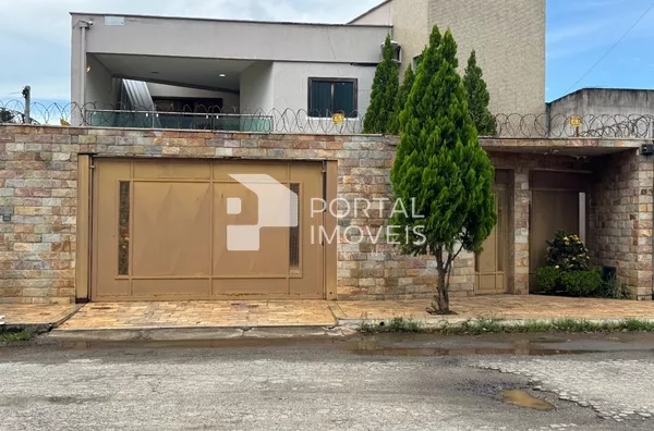 Casa Duplex para aluguel, 05 quartos, 1 suíte, 04 vagas,  Residencial Porto Seguro, Caratinga/ MG