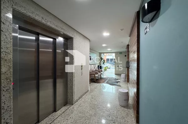 Elevador/Hall de entrada