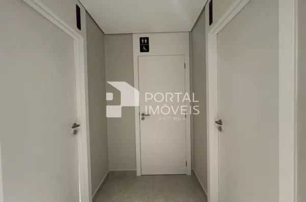 Corredor/Banheiro Coletivo