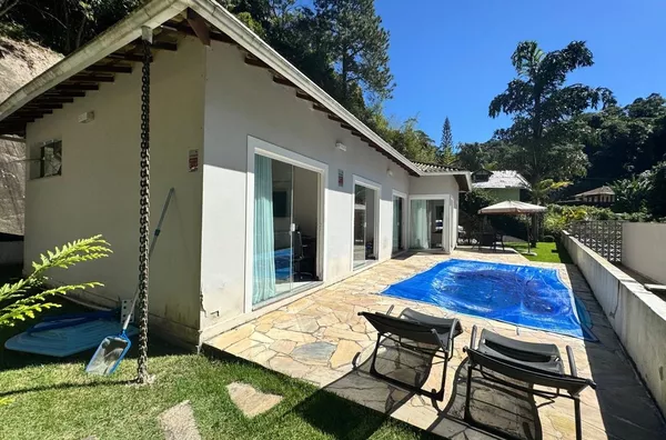 Casa em condomínio para venda, 3 quarto(s),  Quarteirão Italiano, Petrópolis