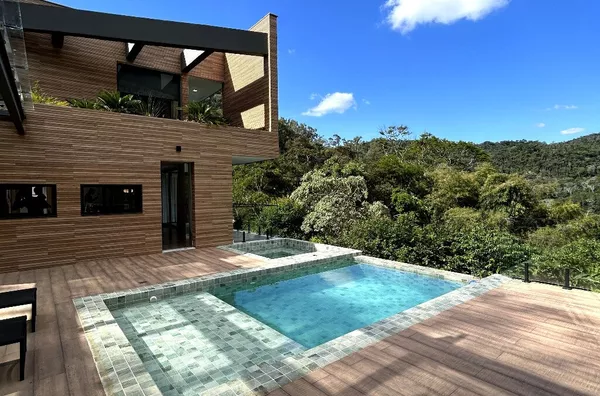 Casa moderna com Vista 