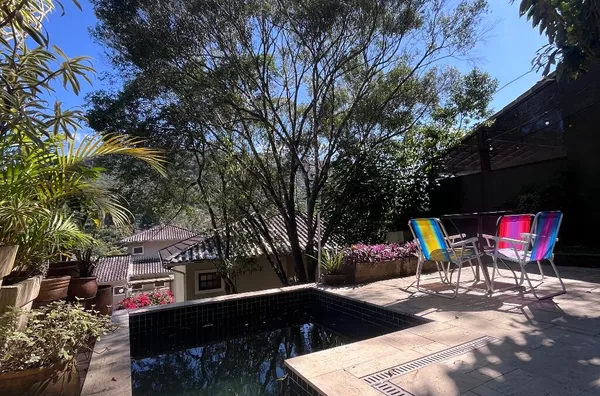 Casa em condomínio para venda,  no bairro Quitandinha, Petrópolis/RJ.