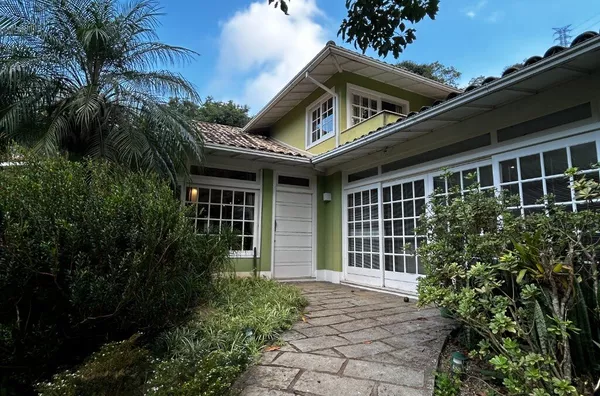 Casa a venda em Condominio, Araras