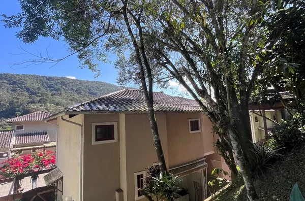 Casa em condomínio para venda,  no bairro Quitandinha, Petrópolis/RJ.