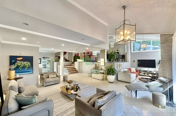 Casa para venda com 4 suítes, Vila Santo Antônio, Cotia