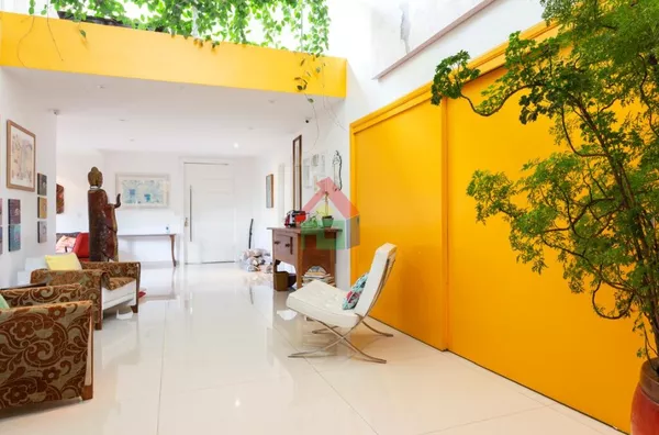 Casa para venda e aluguel com 5 suítes,  Vila Pirajussara, São Paulo