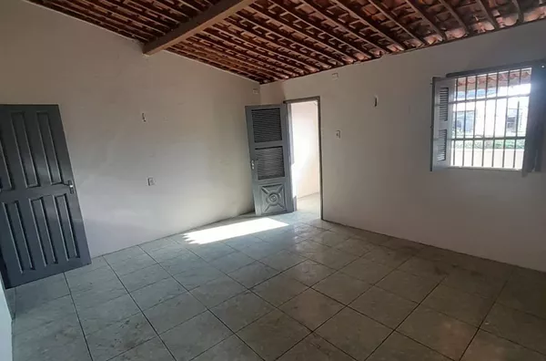 ALUGUE JÁ CASA ALTOS no Sinhá Saboia, próx. lanchonete Modestão