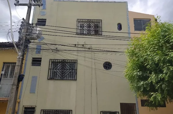 Apartamento no Centro próximo ao Arco com 02 Quartos - Foto 1
