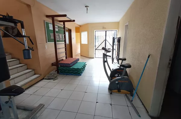 Ponto comercial para academia com com todos equipamentos, mais apartamento.