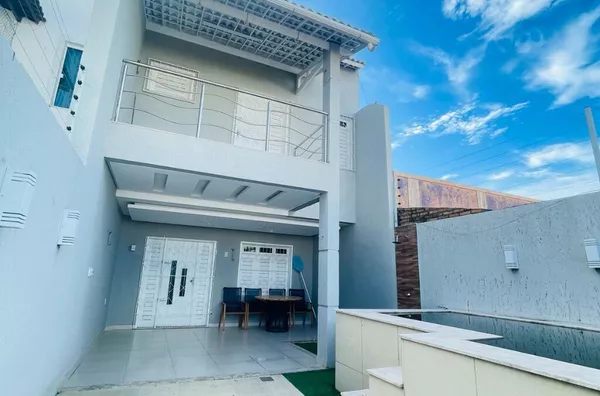 ALUGUE JÁ Casa Duplex com 03 quartos no Renato Parente