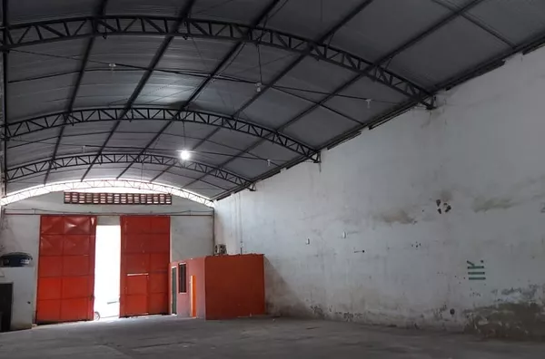 ALUGUE JÁ -  Galpão com 280m2 no Padre Ibiapina