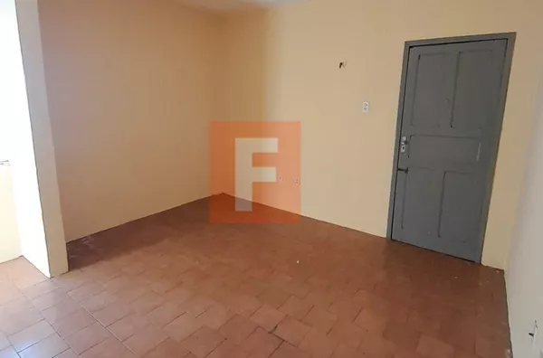 APTO. PRÓX. AO BECO DO COTOVELO Trv. Xerez Centro 