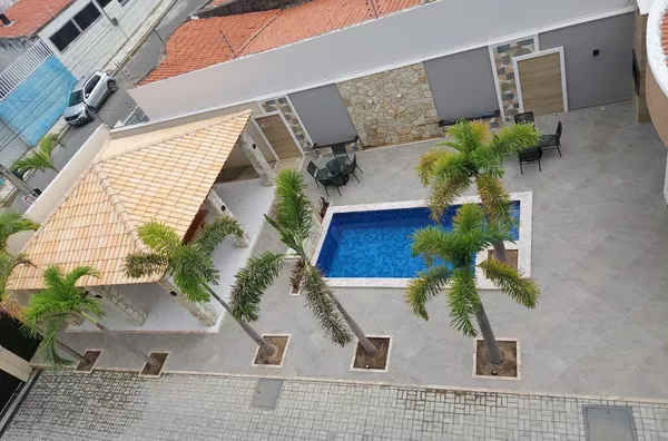 Apartamento semimobiliado com piscina no Campo dos velhos